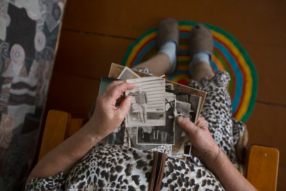 Perdi alguém e não consigo superar — é normal ainda sentir?
